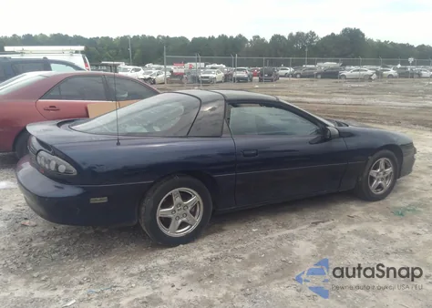 1998 Chevrolet Camaro Z28 z USA, uszkodzony, nr VIN 2G1FP22G6W2122325